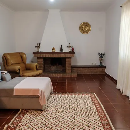 Casa de Férias Casa Da Alegria - Piscina, Sala De Jogos, 4 Quartos Cardigos