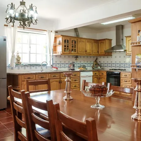 Casa Da Alegria - Piscina, Sala De Jogos, 4 Quartos * Cardigos