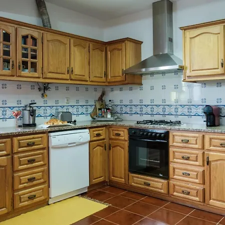 Casa de Férias Casa Da Alegria - Piscina, Sala De Jogos, 4 Quartos *