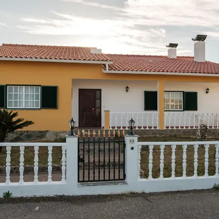 Casa de Férias Casa Da Alegria - Piscina, Sala De Jogos, 4 Quartos
