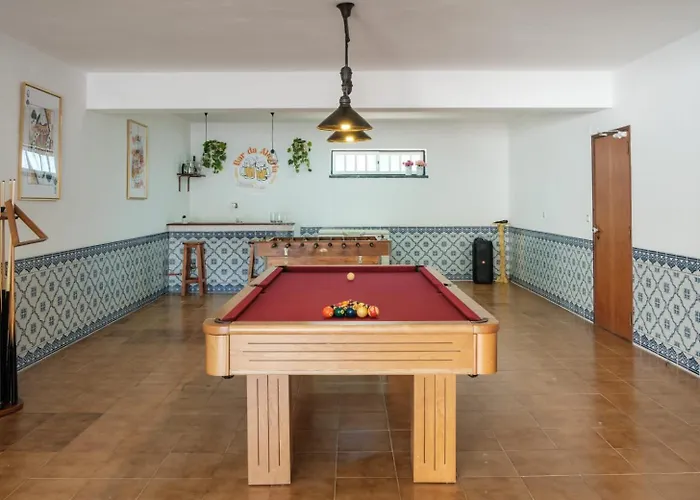 Casa Da Alegria - Piscina, Sala De Jogos, 4 Quartos *