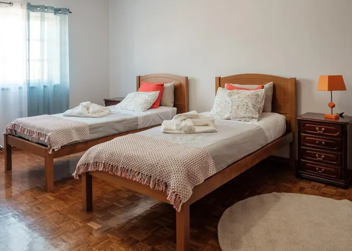 Casa Da Alegria - Piscina, Sala De Jogos, 4 Quartos Cardigos